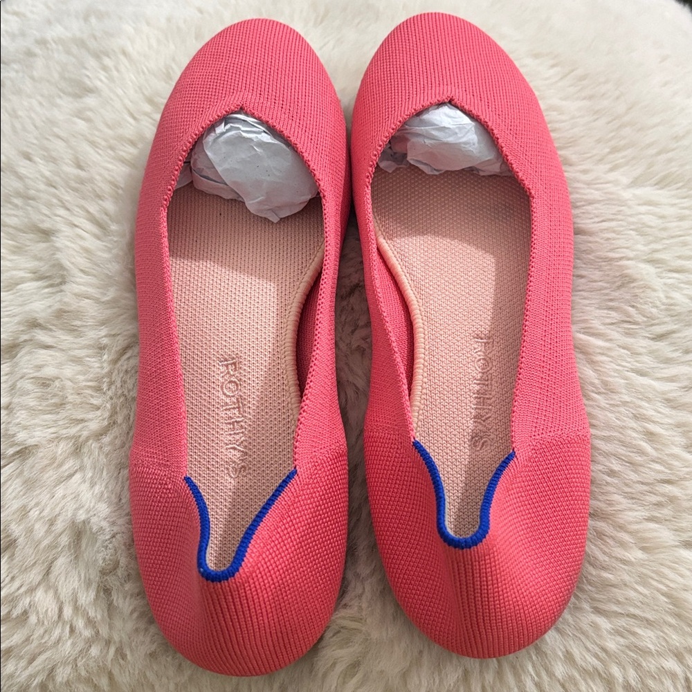 Knit Slip-On Ballet Flats in Coral with Blue Trim